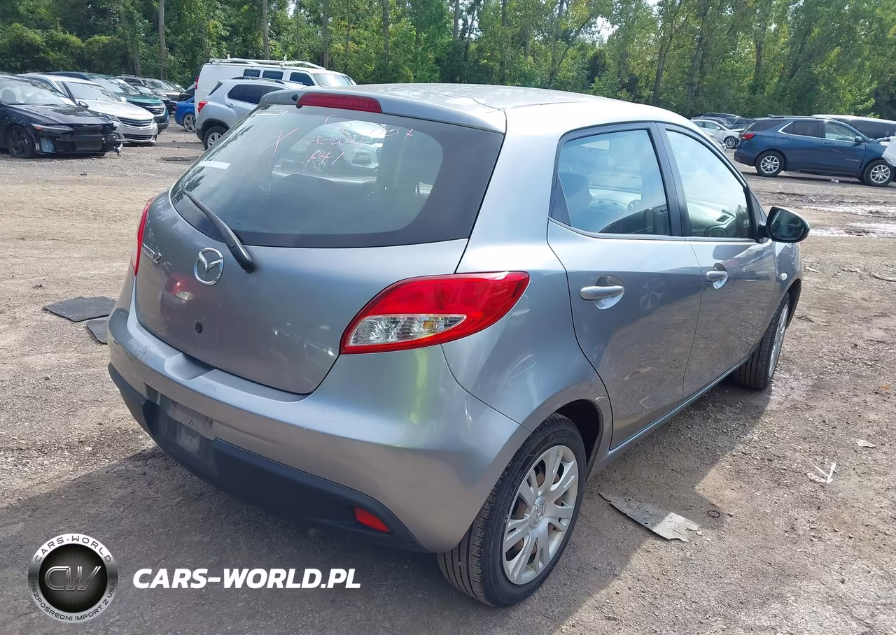 2014 Mazda Mazda2 Sport VIN:JM1DE1KY6E0183696 - 4