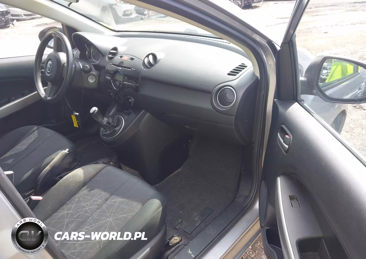 2014 Mazda Mazda2 Sport VIN:JM1DE1KY6E0183696 - 5