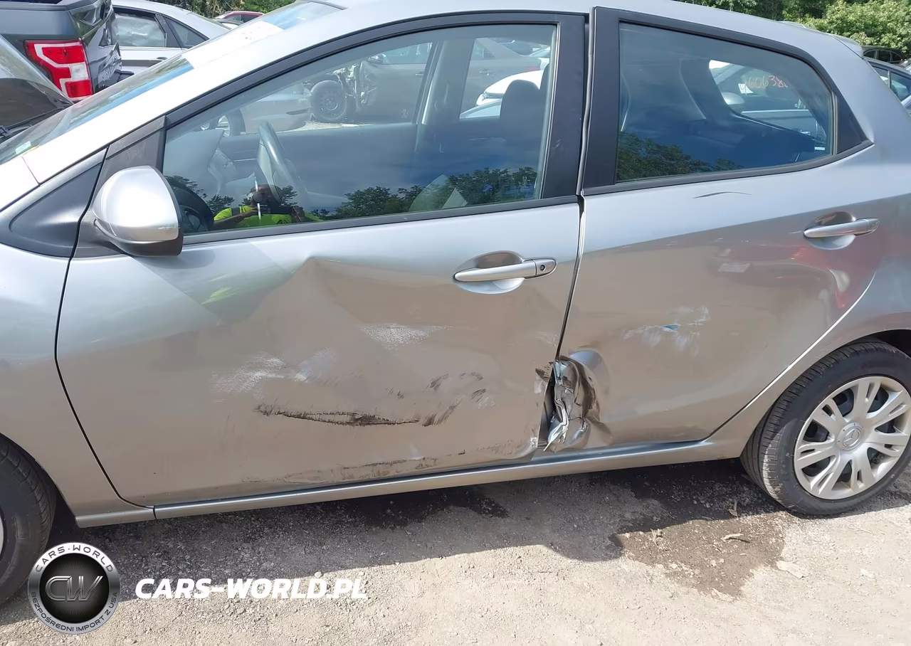 2014 Mazda Mazda2 Sport VIN:JM1DE1KY6E0183696 - 6