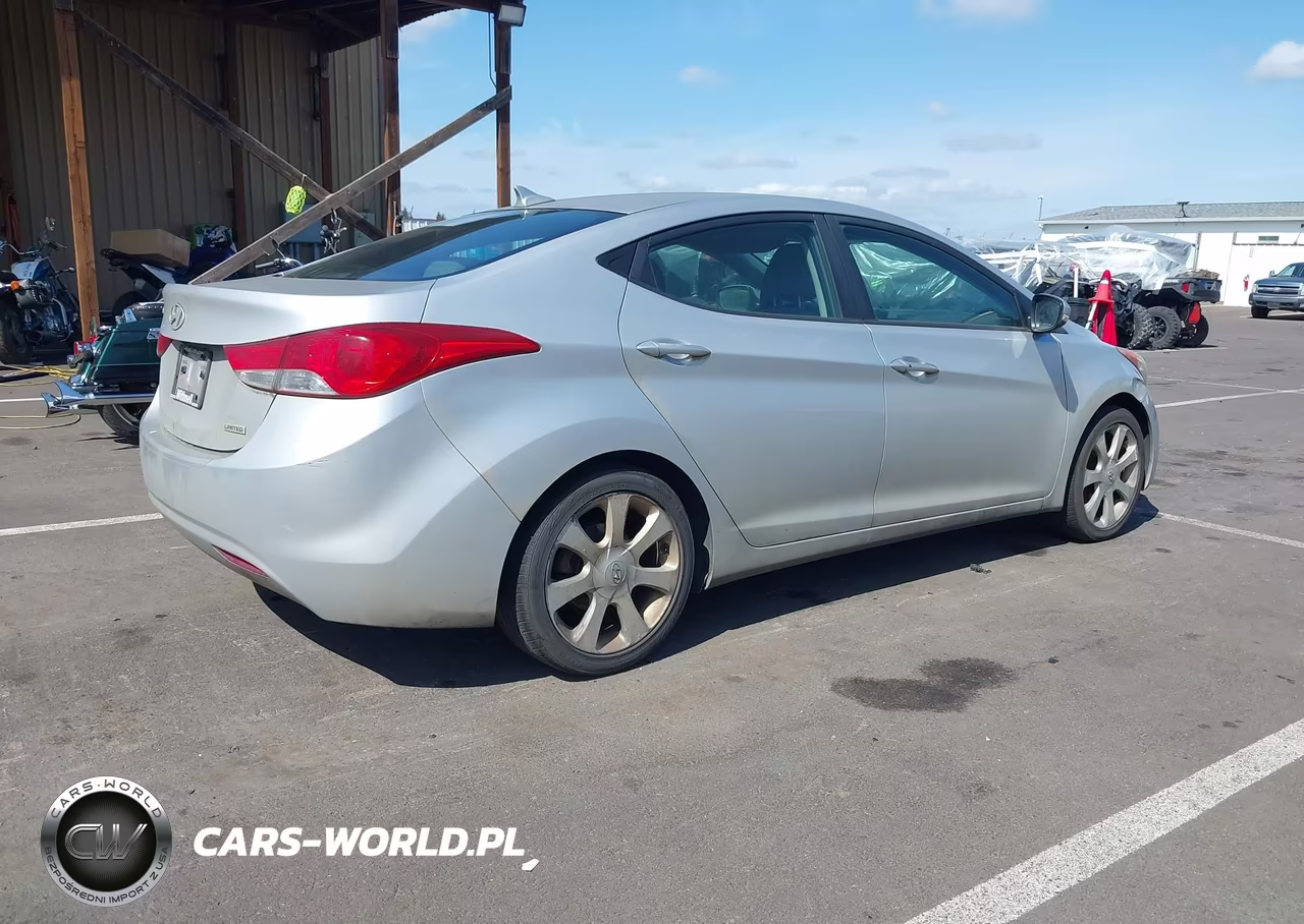 2013 Hyundai Elantra Limited VIN:KMHDH4AE3DU624767 - 4