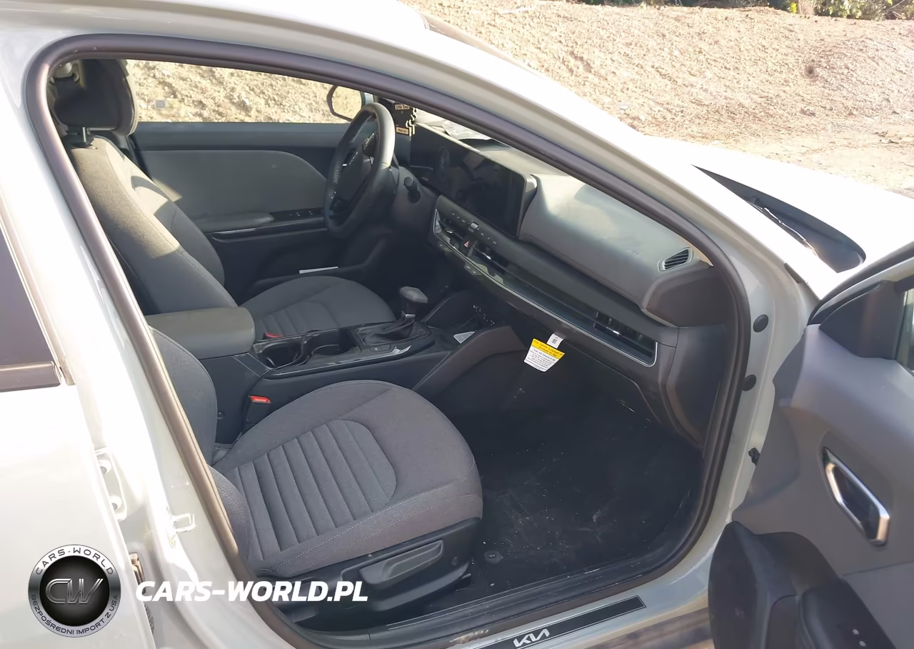2025 Kia K4 Ex VIN:3KPFU4DE8SE229984 - 5