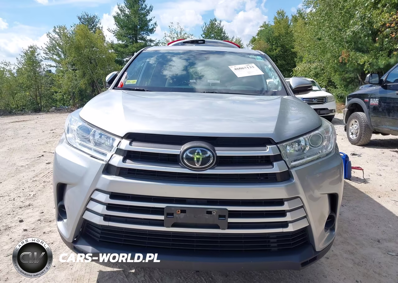 2019 Toyota Highlander Le VIN:5TDBZRFH3KS745504 - 13