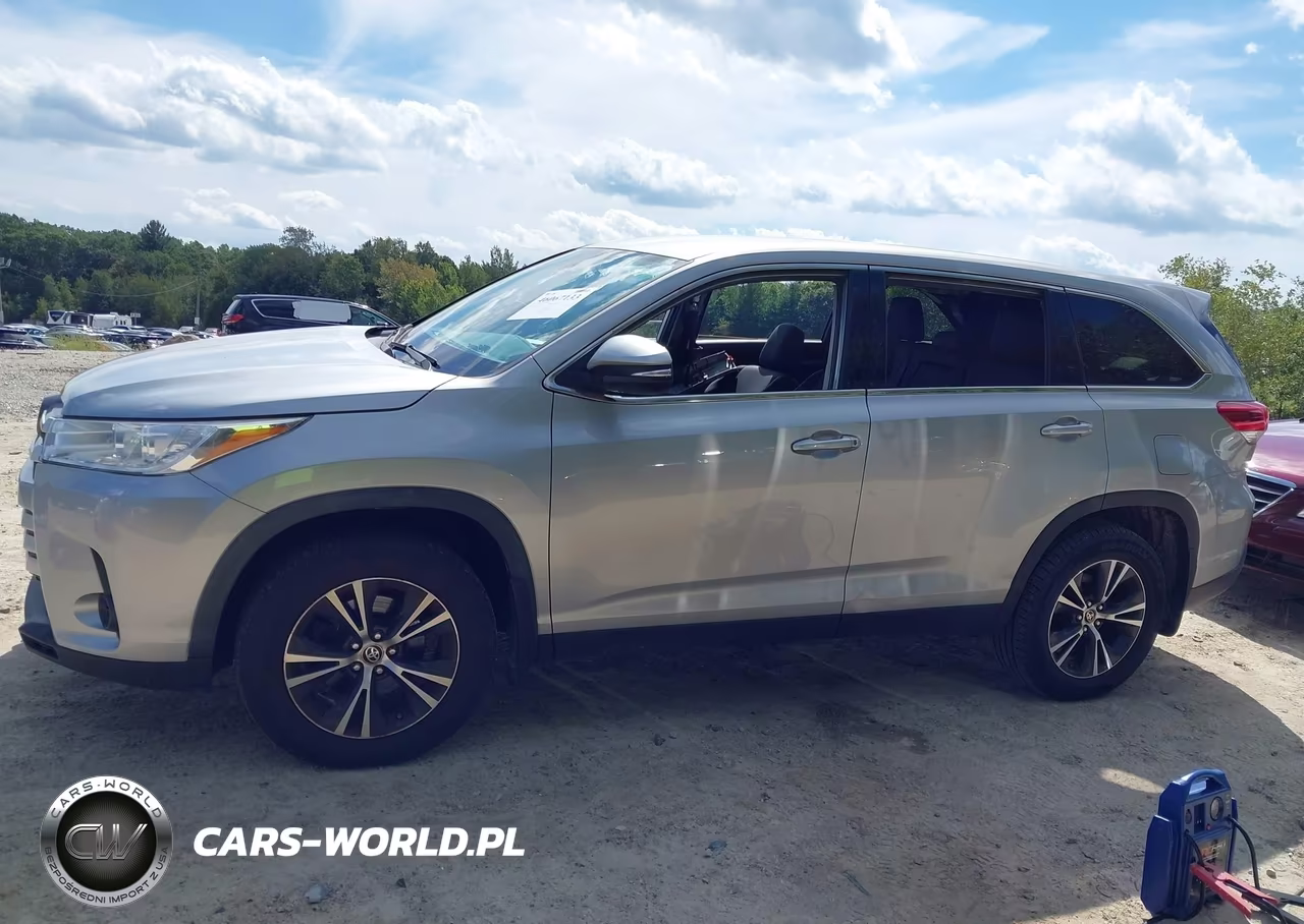2019 Toyota Highlander Le VIN:5TDBZRFH3KS745504 - 15
