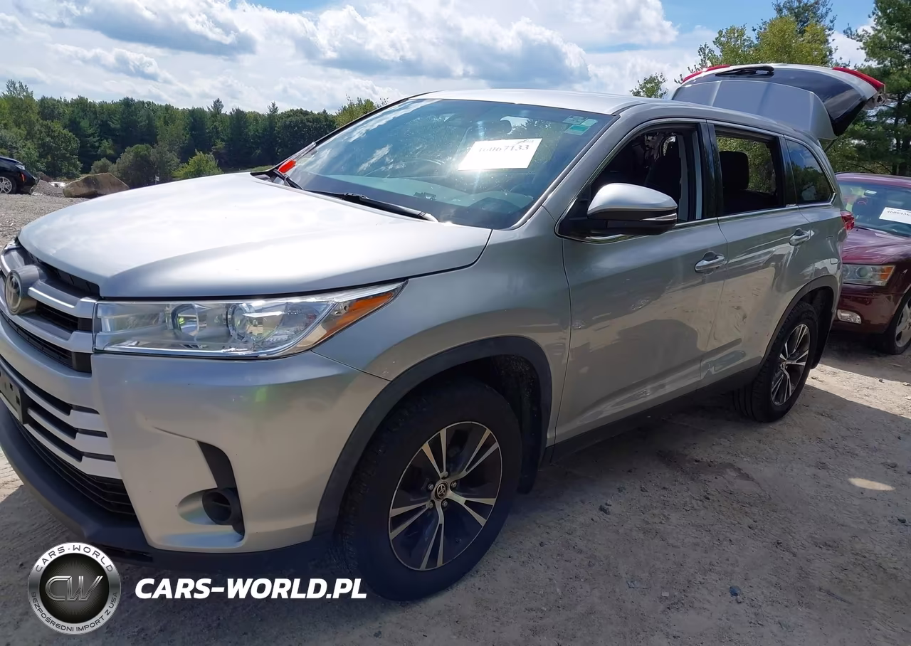 2019 Toyota Highlander Le VIN:5TDBZRFH3KS745504 - 2