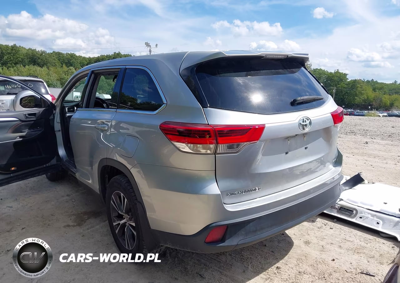 2019 Toyota Highlander Le VIN:5TDBZRFH3KS745504 - 21