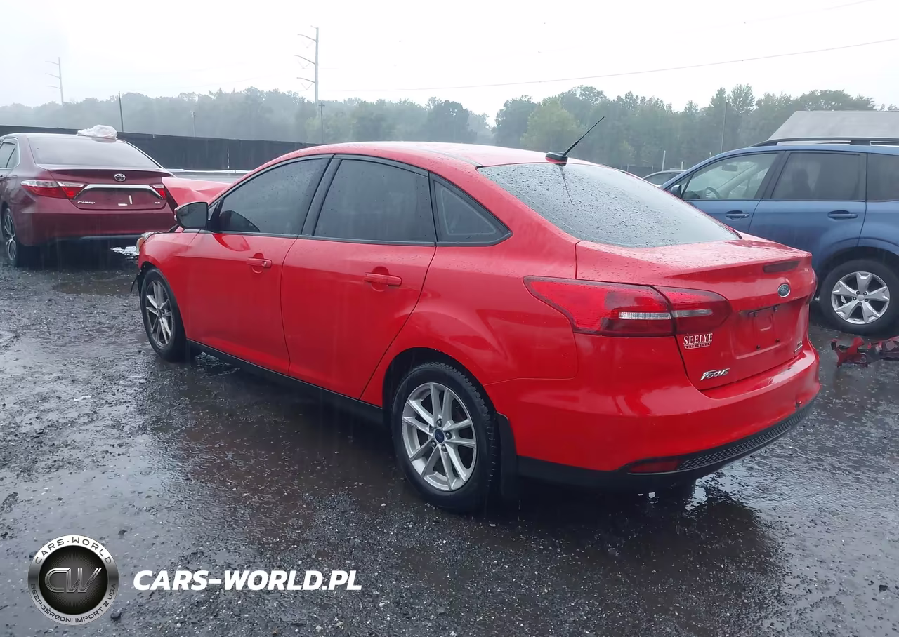 2016 Ford Focus Se VIN:1FADP3F29GL212143 - 3