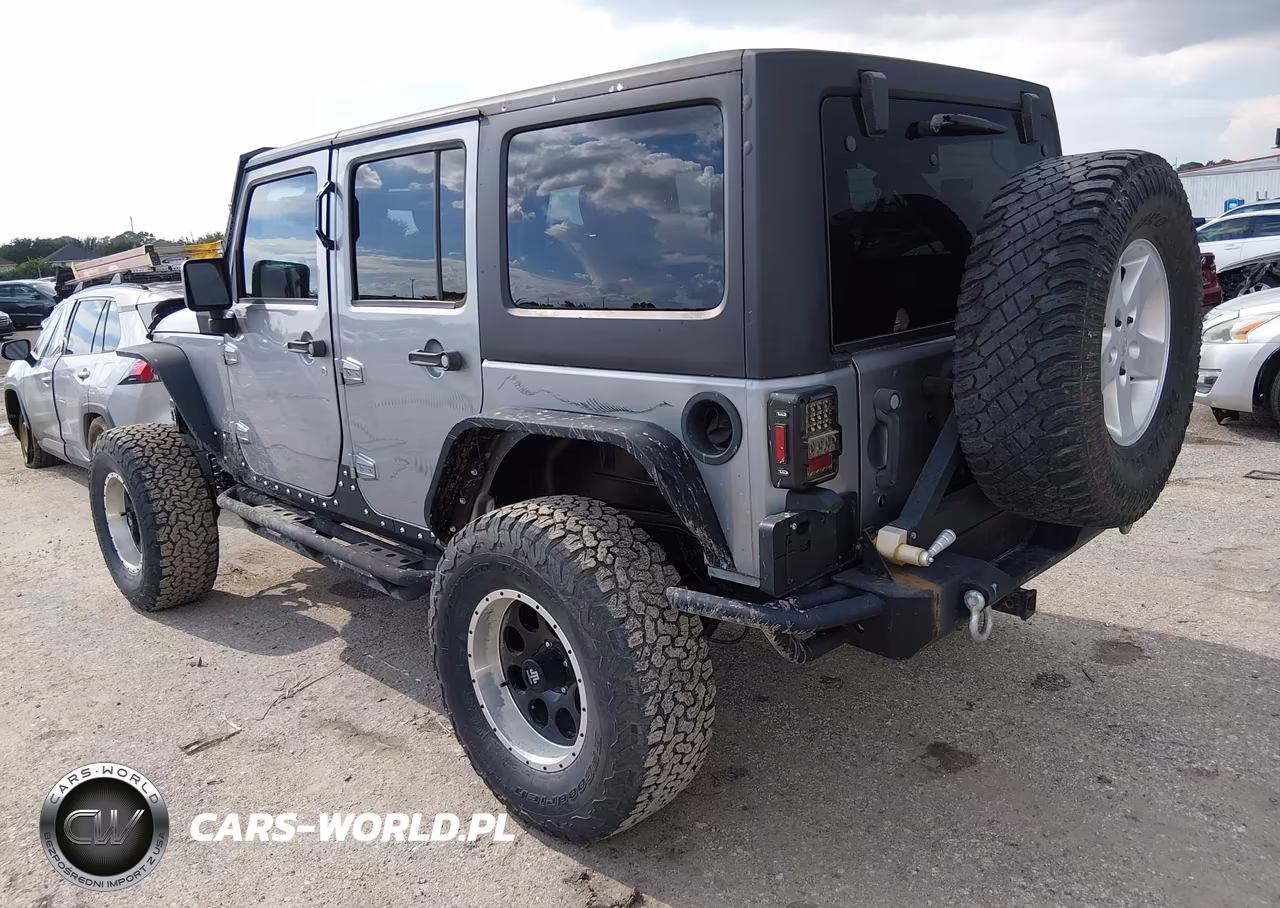 2017 Jeep Wrangler Unlimited Sport 4X4 VIN:1C4BJWDGXHL593070 - 3