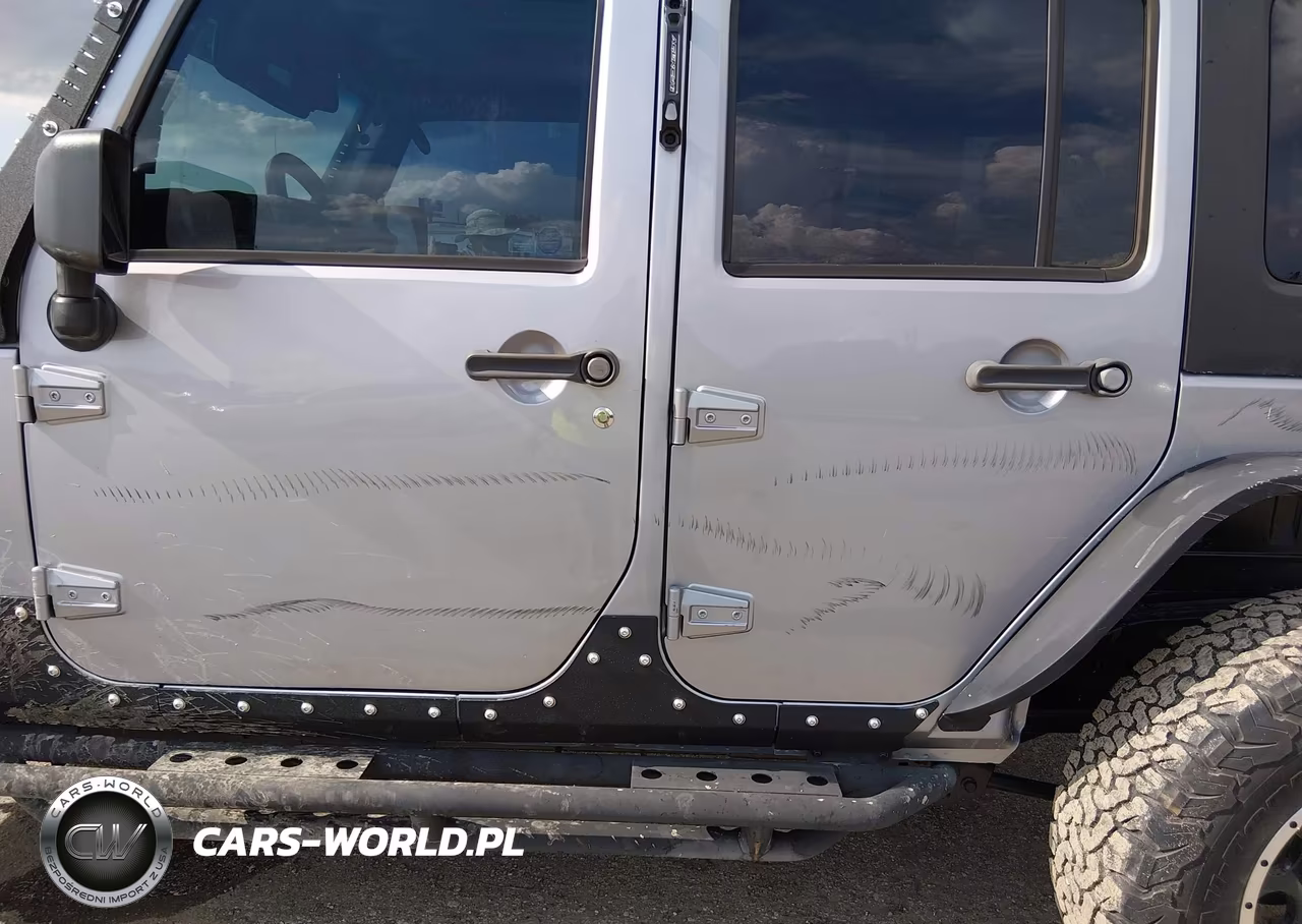 2017 Jeep Wrangler Unlimited Sport 4X4 VIN:1C4BJWDGXHL593070 - 6