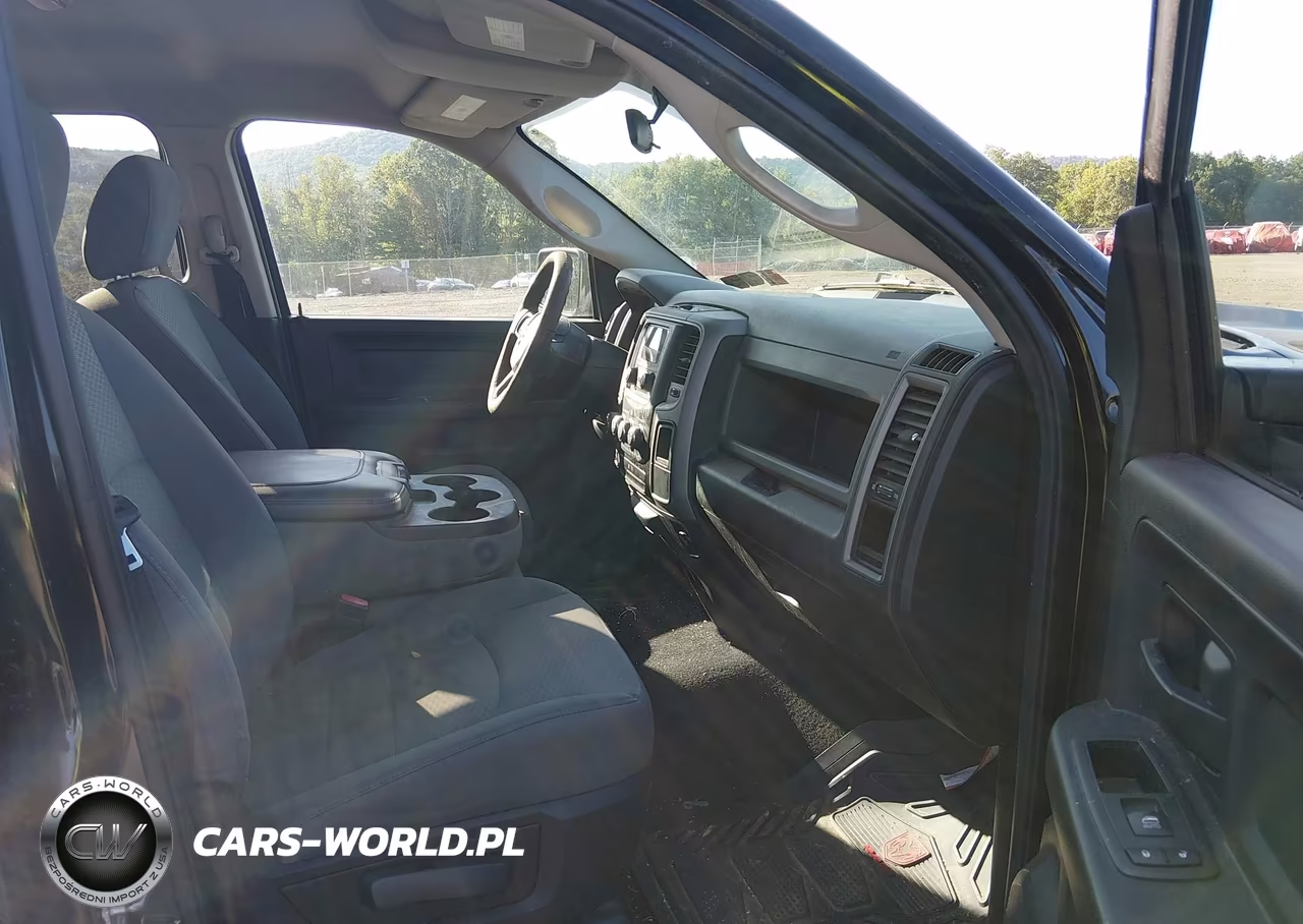 2017 Ram 1500 Express 4X4 6'4 Box VIN:1C6RR7FG7HS601438 - 5
