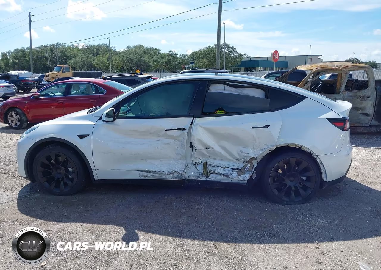 2021 Tesla Model Y Long Range Dual Motor All-Wheel Drive VIN:5YJYGDEE9MF304560 - 13