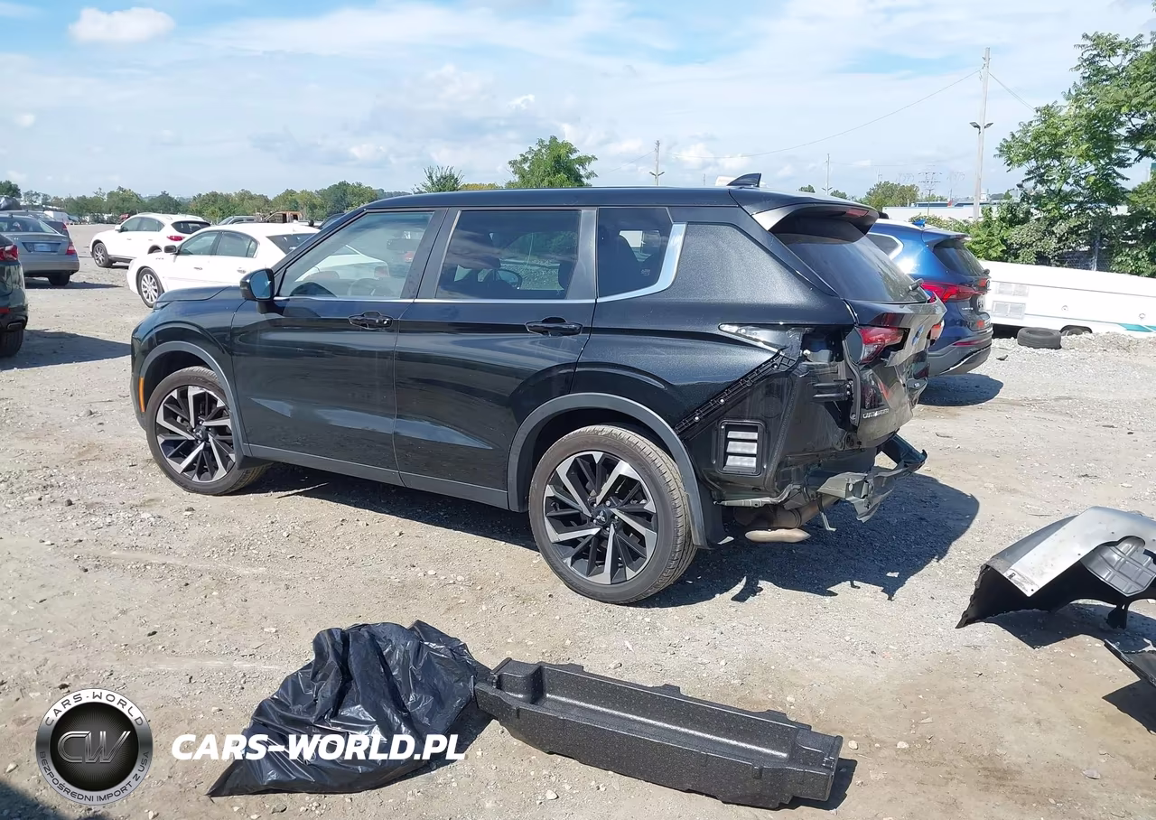 2023 Mitsubishi Outlander Se 2.5 2Wd-Se Black Edition 2Wd-Se Special Edition 2Wd VIN:JA4J3UA83PZ015079 - 3