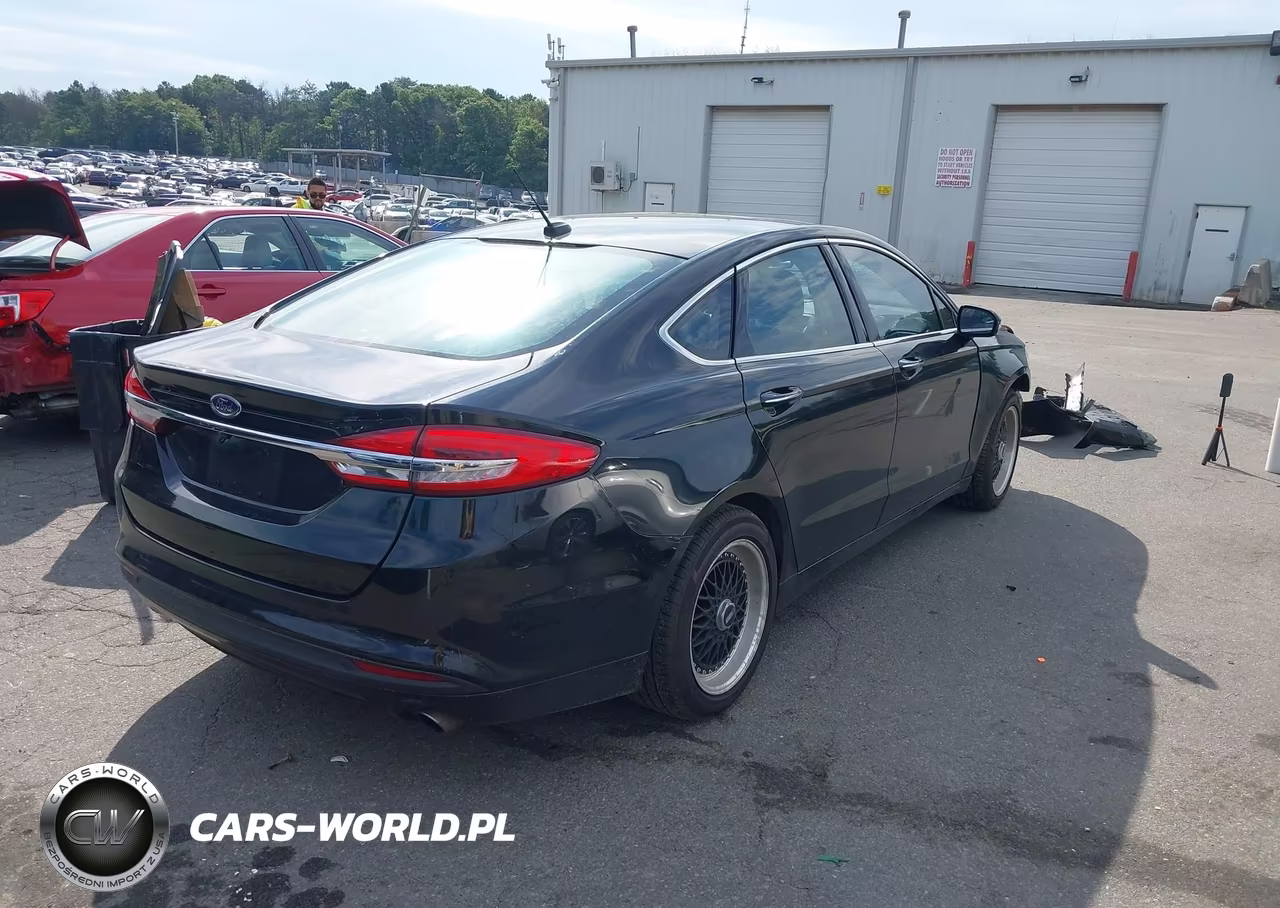 2017 Ford Fusion Se VIN:3FA6P0HD3HR130188 - 4