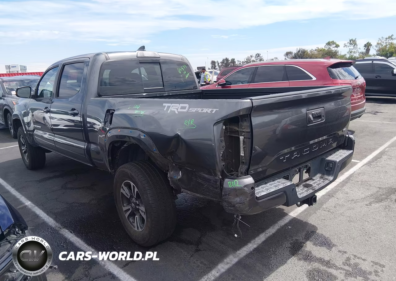 2018 Toyota Tacoma Trd Sport VIN:3TMBZ5DN4JM015925 - 3