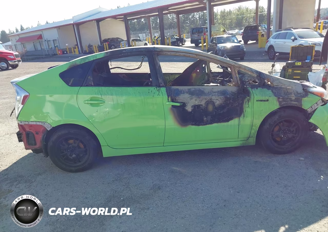 2015 Toyota Prius Two VIN:JTDKN3DU4F0478424 - 4