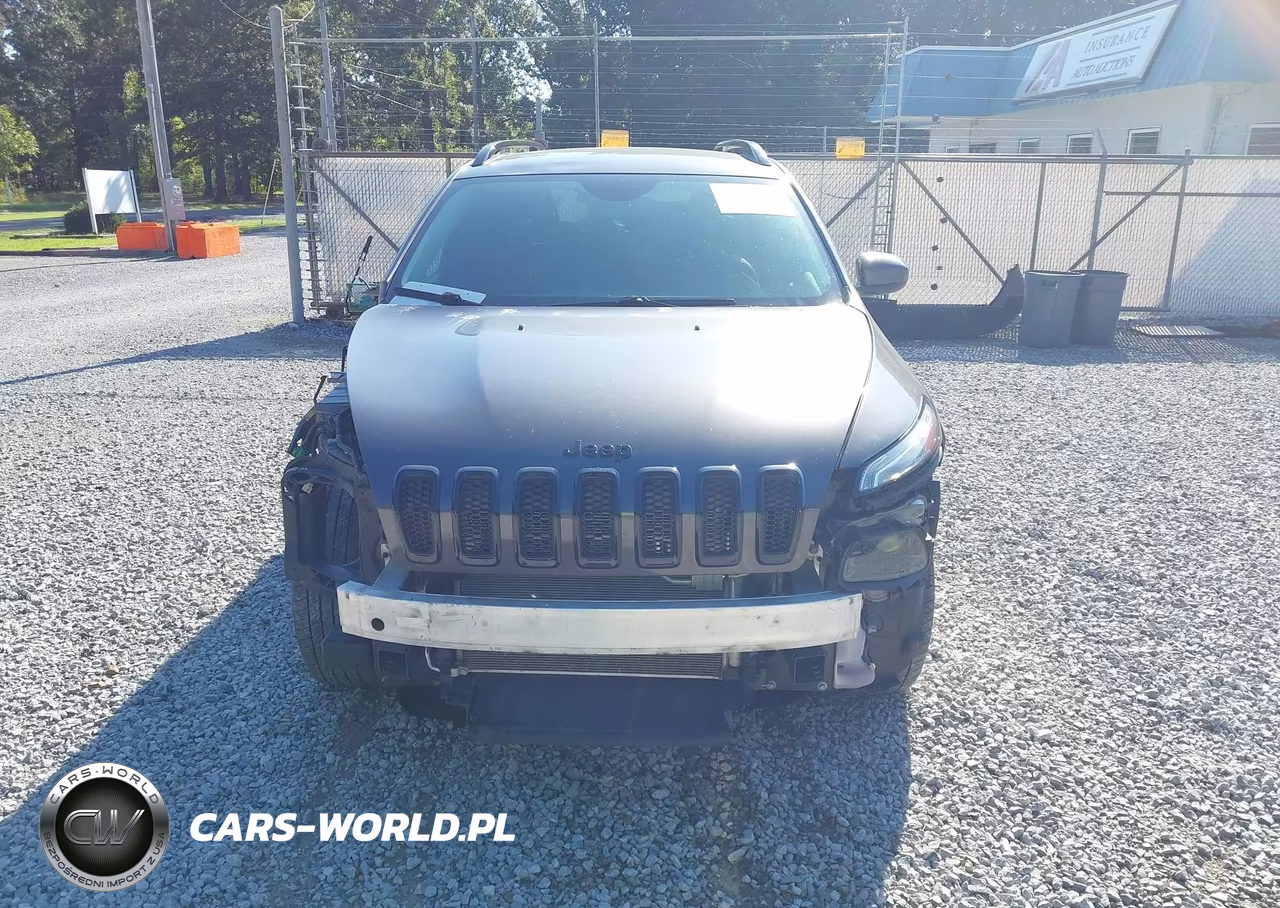 2018 Jeep Cherokee Latitude Tech Connect 4X4 VIN:1C4PJMCX9JD586719 - 13