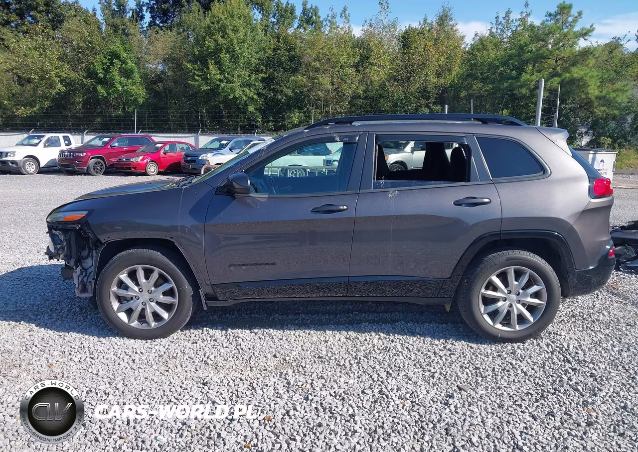 2018 Jeep Cherokee Latitude Tech Connect 4X4 VIN:1C4PJMCX9JD586719 - 15