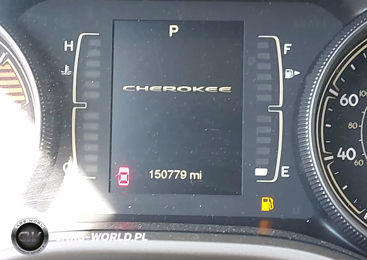 2018 Jeep Cherokee Latitude Tech Connect 4X4 VIN:1C4PJMCX9JD586719 - 16