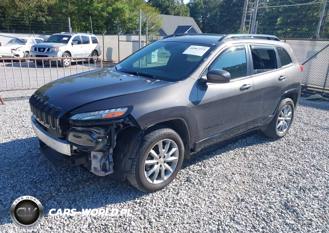 2018 Jeep Cherokee Latitude Tech Connect 4X4 VIN:1C4PJMCX9JD586719 - 2