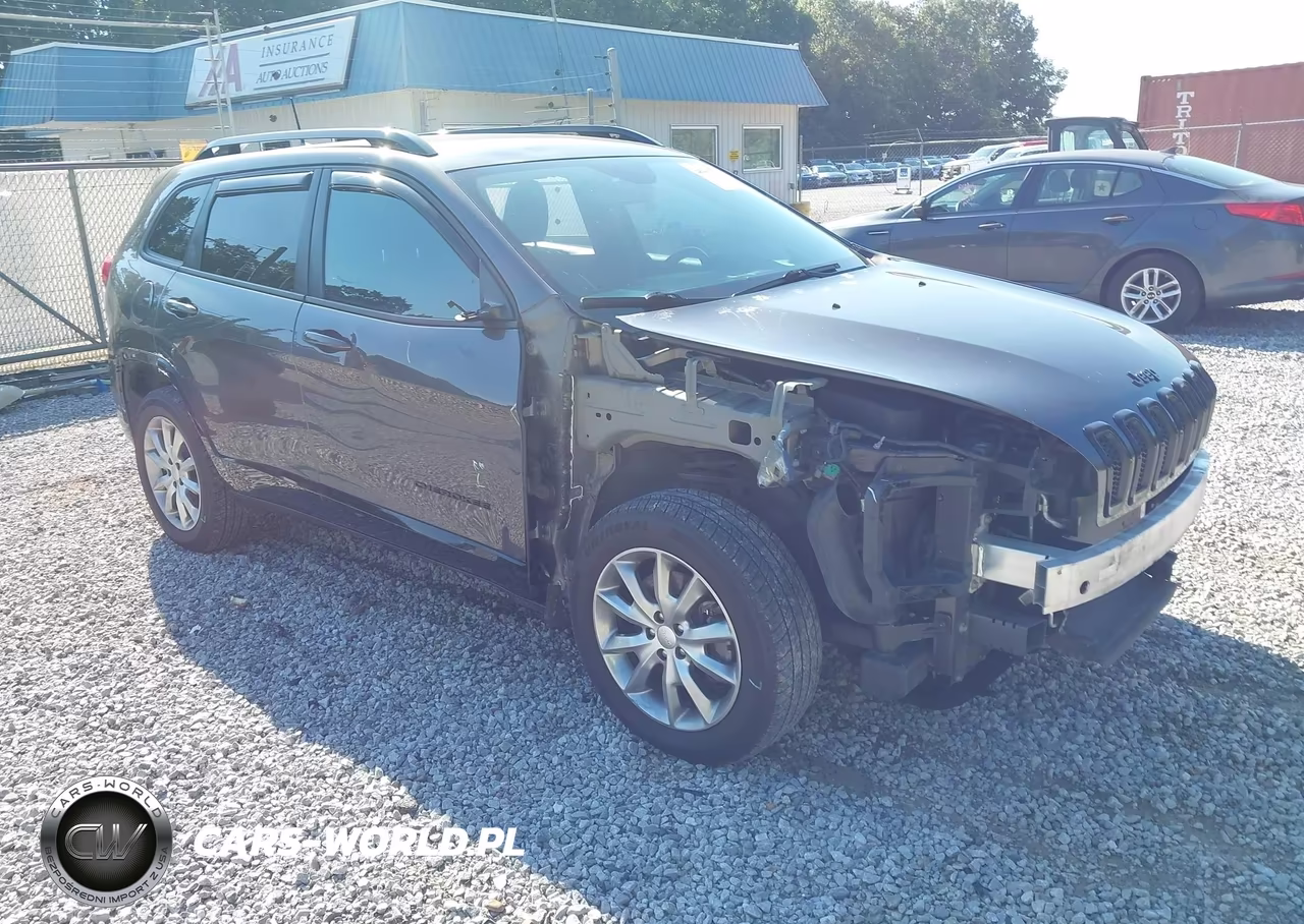 2018 Jeep Cherokee Latitude Tech Connect 4X4 VIN:1C4PJMCX9JD586719 - 6