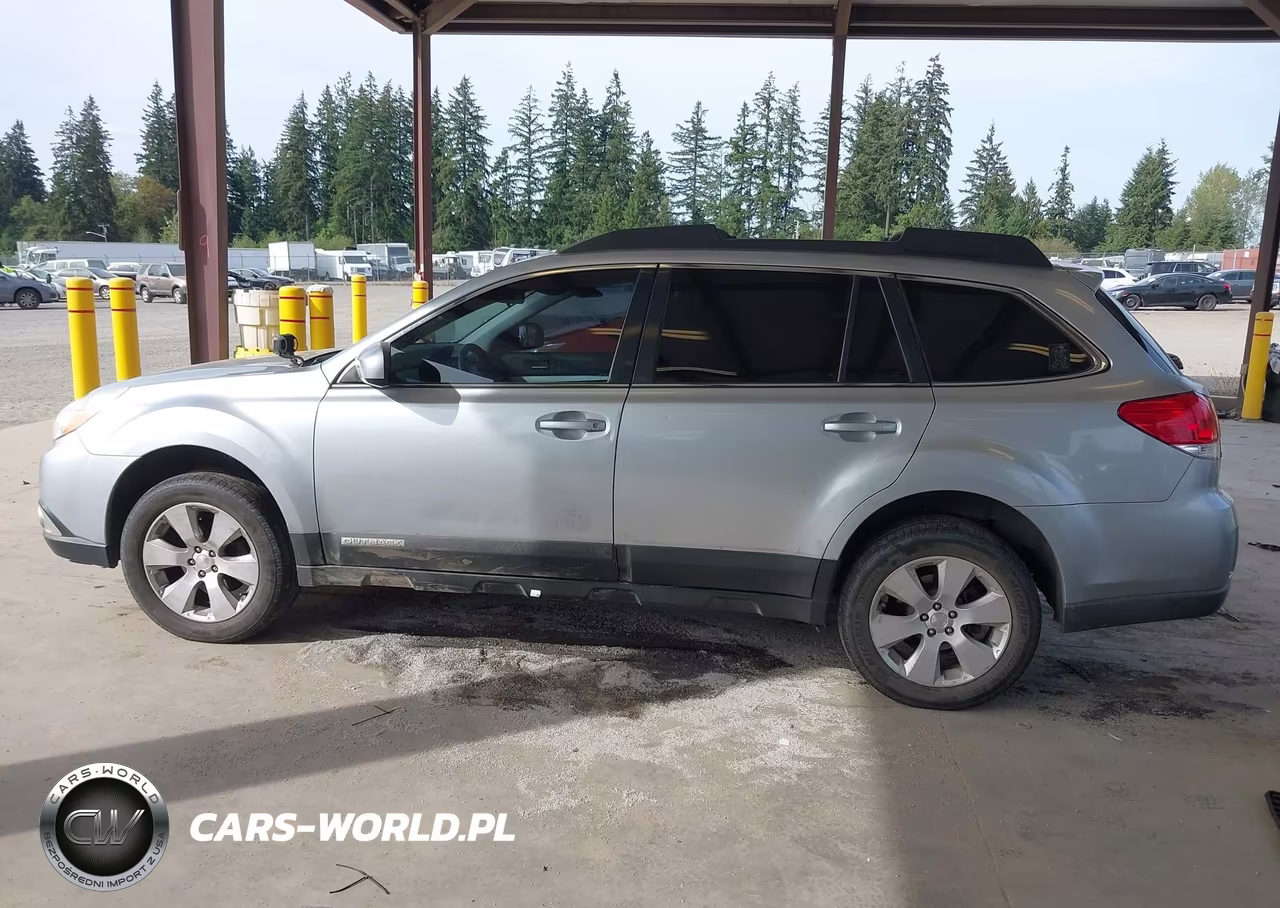 2012 Subaru Outback 2.5I Premium VIN:4S4BRBCC4C3267561 - 15
