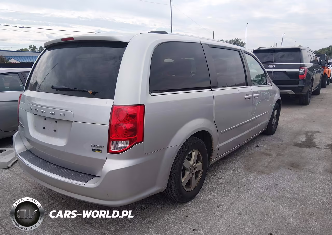2011 Dodge Grand Caravan Crew VIN:2D4RN5DG7BR786985 - 4