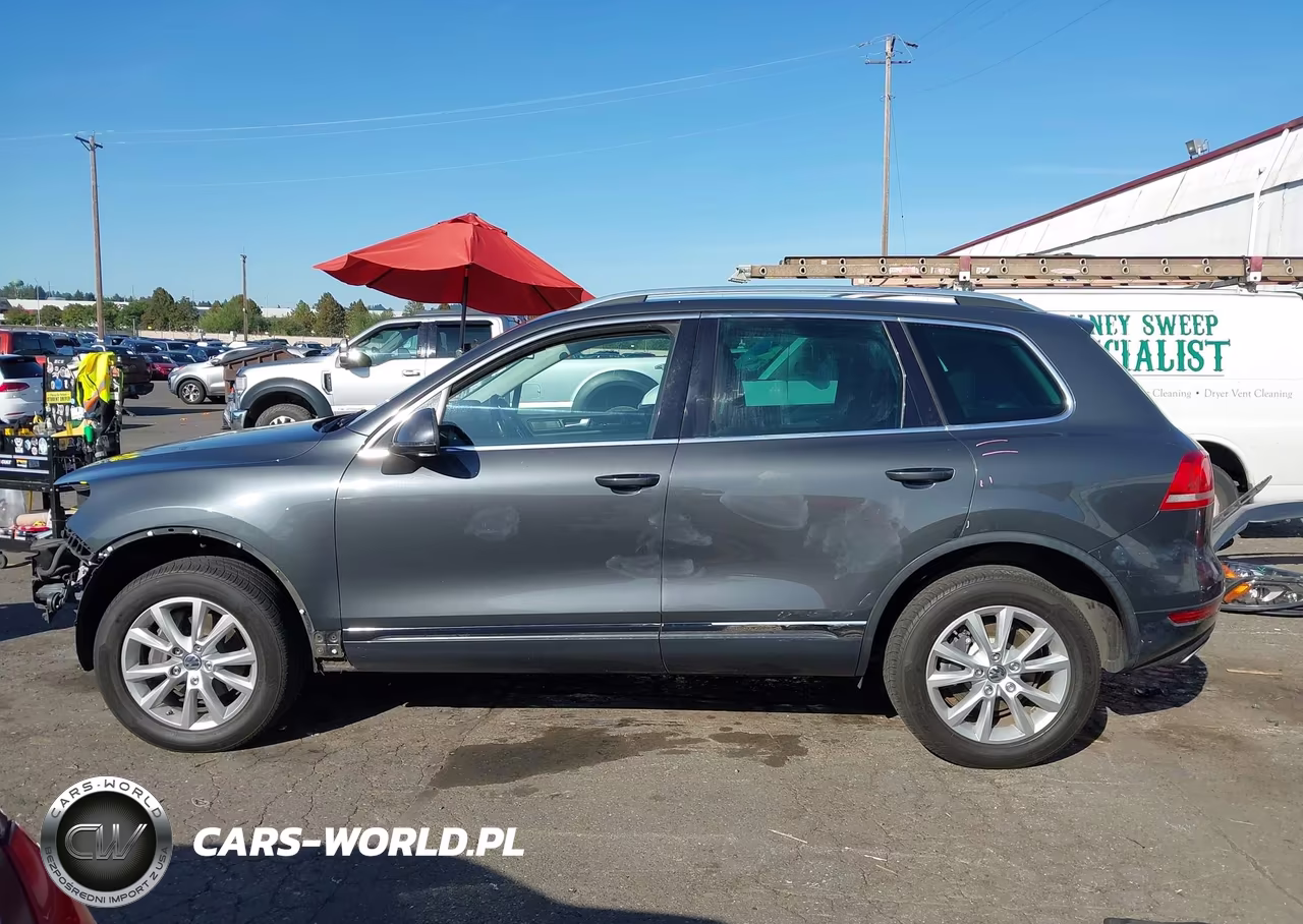 2014 Volkswagen Touareg 3.6L Sport VIN:WVGEF9BP6ED004553 - 15