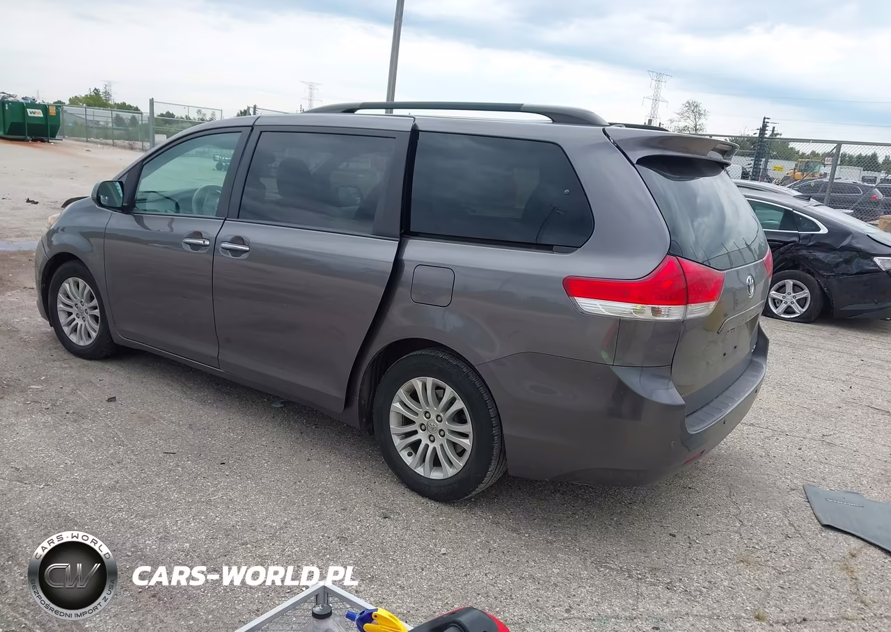 2011 Toyota Sienna Xle V6 VIN:5TDYK3DC3BS104078 - 3