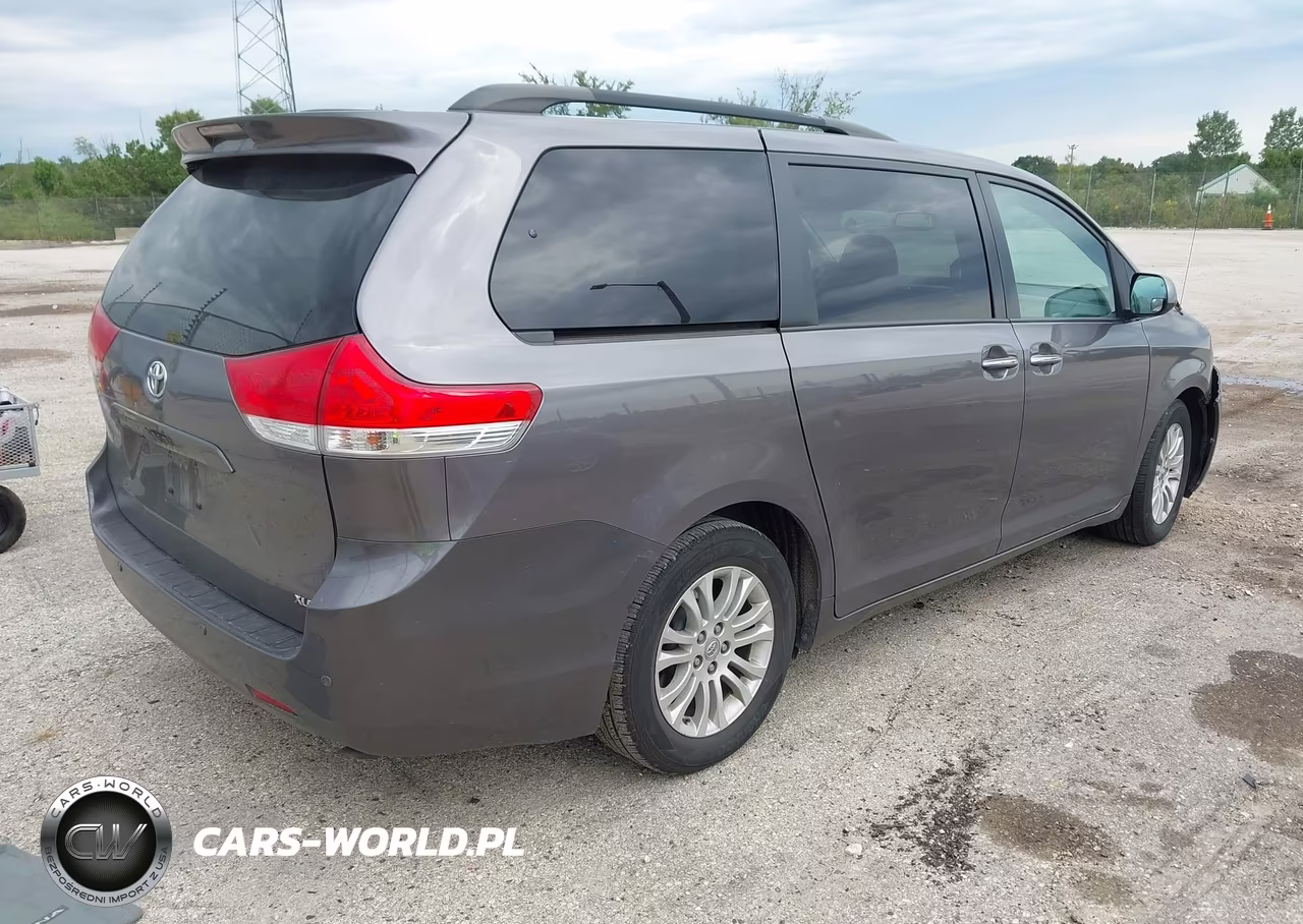 2011 Toyota Sienna Xle V6 VIN:5TDYK3DC3BS104078 - 4