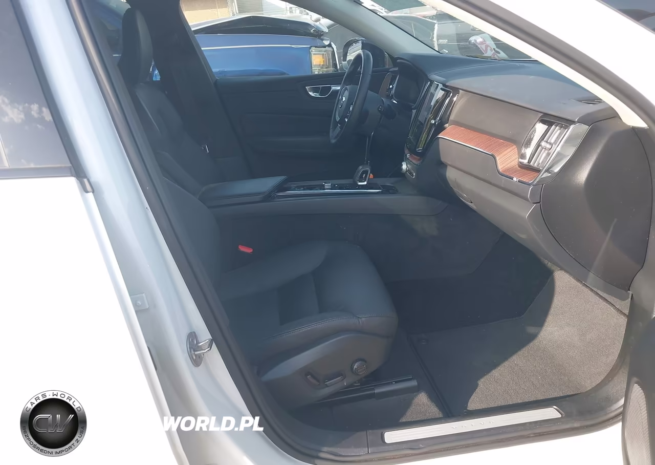 2024 Volvo Xc60 B5 Plus Dark Theme VIN:YV4L12RLXR1911735 - 5