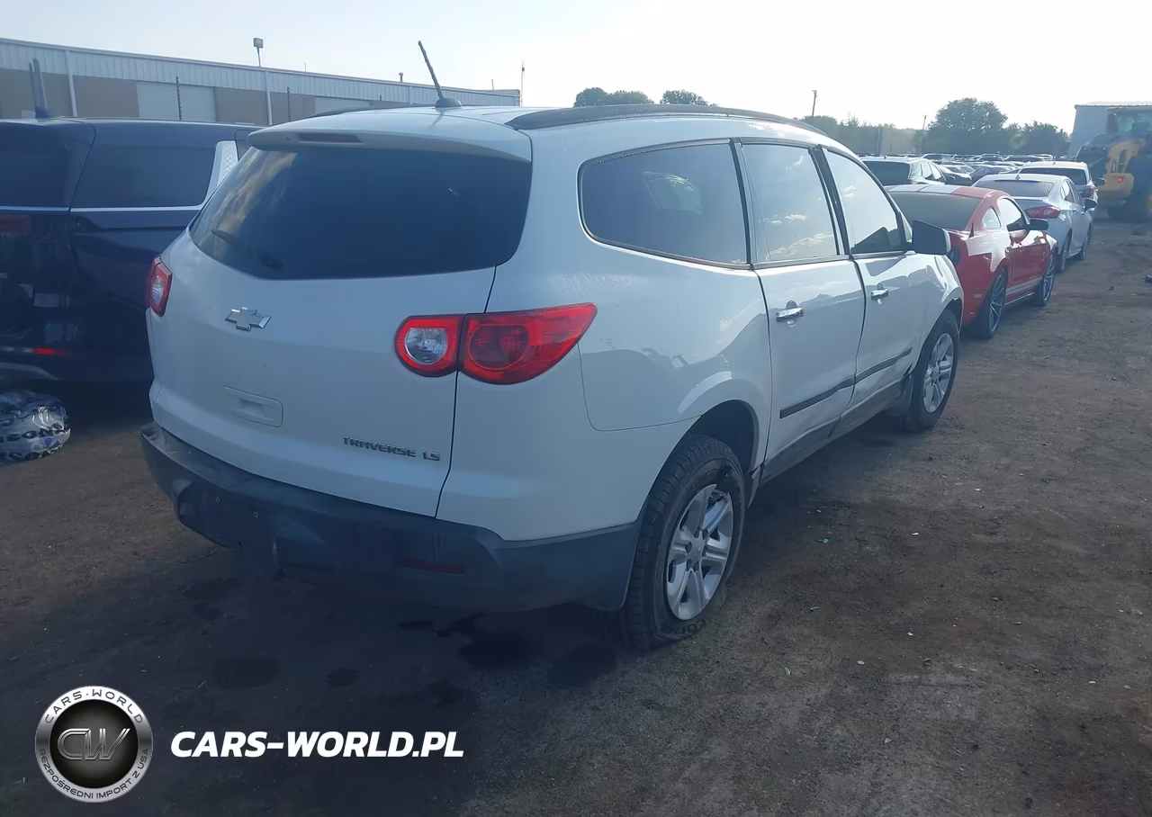 2011 Chevrolet Traverse Ls VIN:1GNKREED0BJ206947 - 4