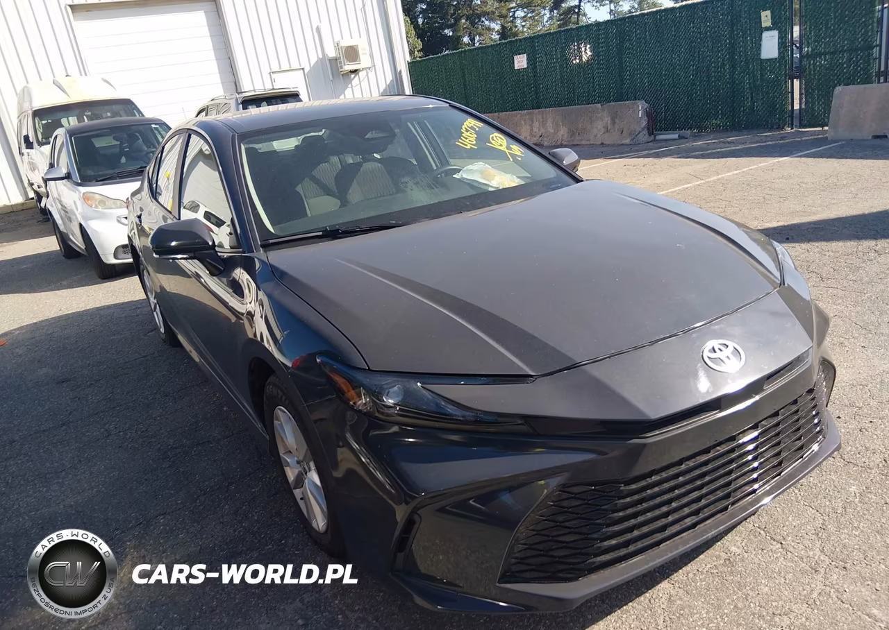 2025 Toyota Camry Le – zdjęcie 1 z 17
