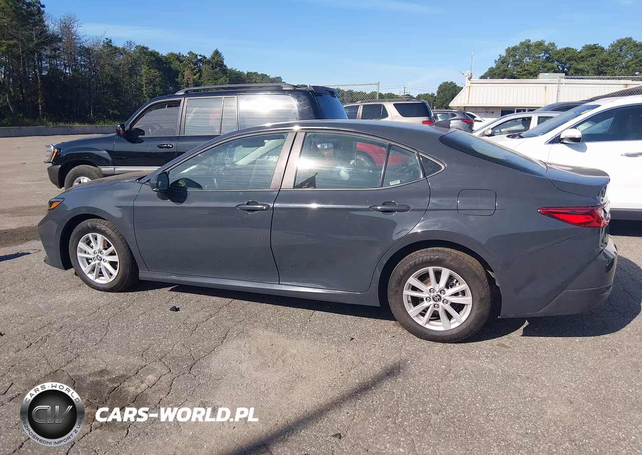 2025 Toyota Camry Le VIN:4T1DAACK3SU594642 - 14