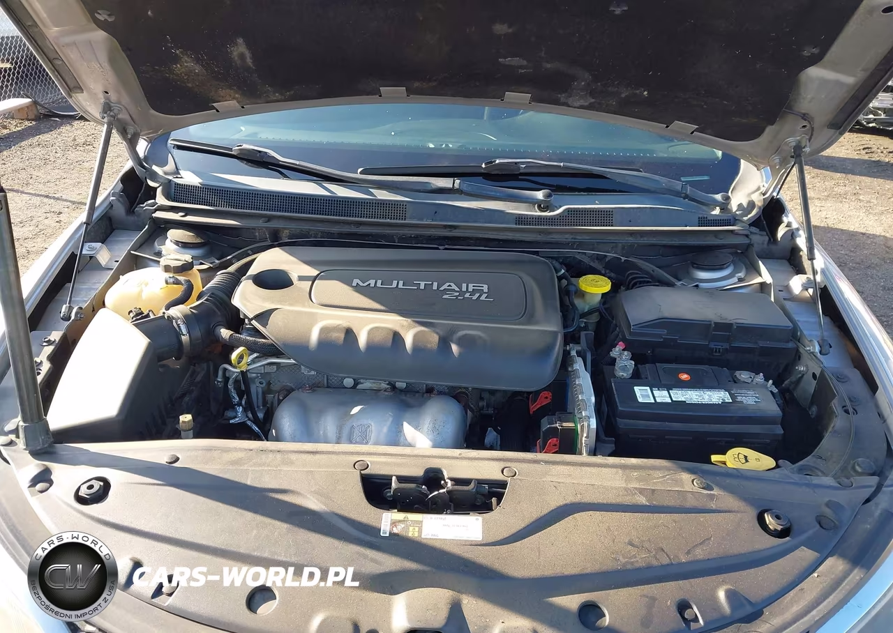 2015 Chrysler 200 Limited VIN:1C3CCCAB0FN723952 - 10