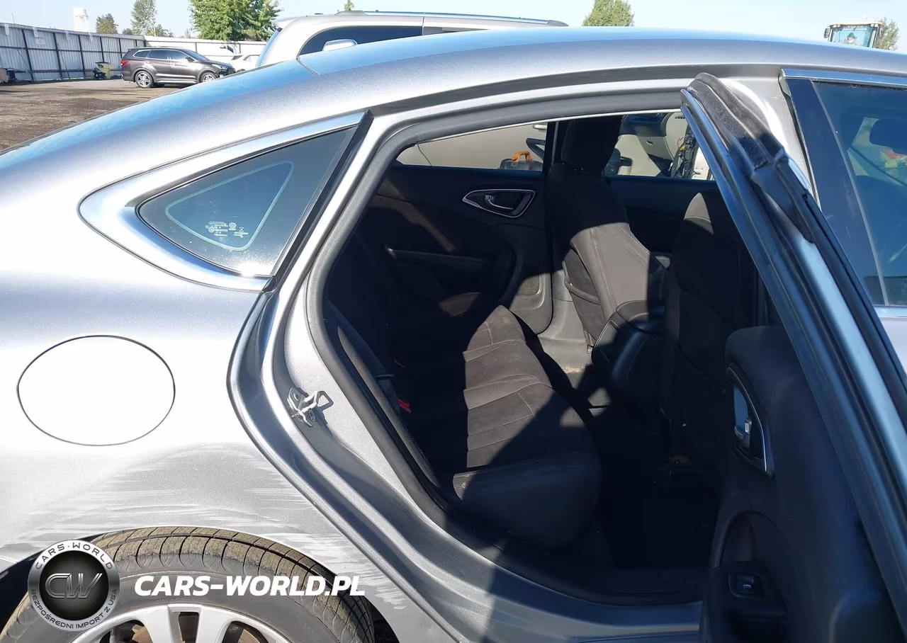 2015 Chrysler 200 Limited VIN:1C3CCCAB0FN723952 - 8