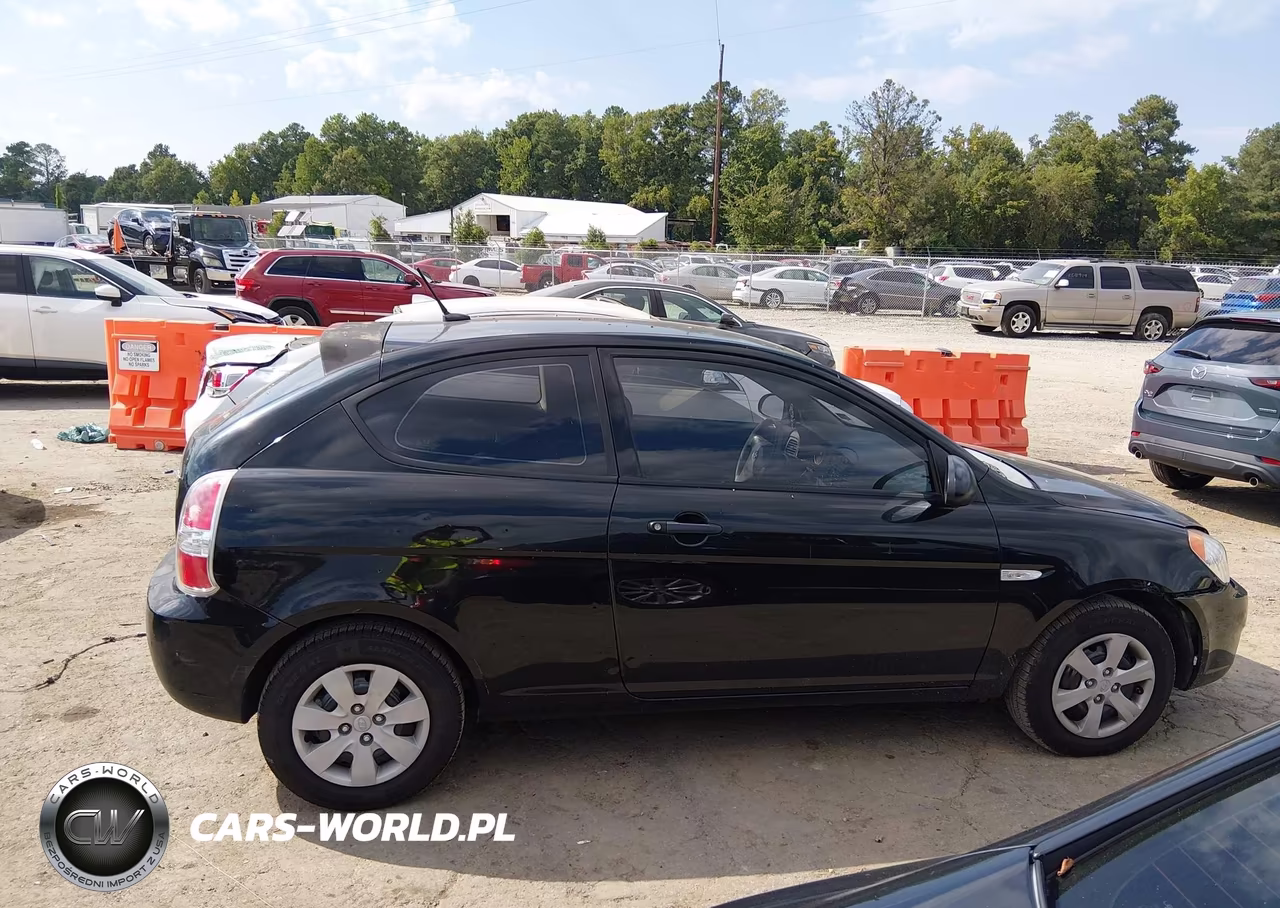 2009 Hyundai Accent Gs VIN:KMHCM36C69U108189 - 13
