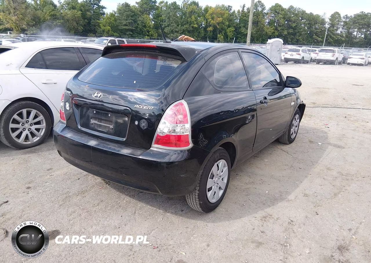 2009 Hyundai Accent Gs VIN:KMHCM36C69U108189 - 4