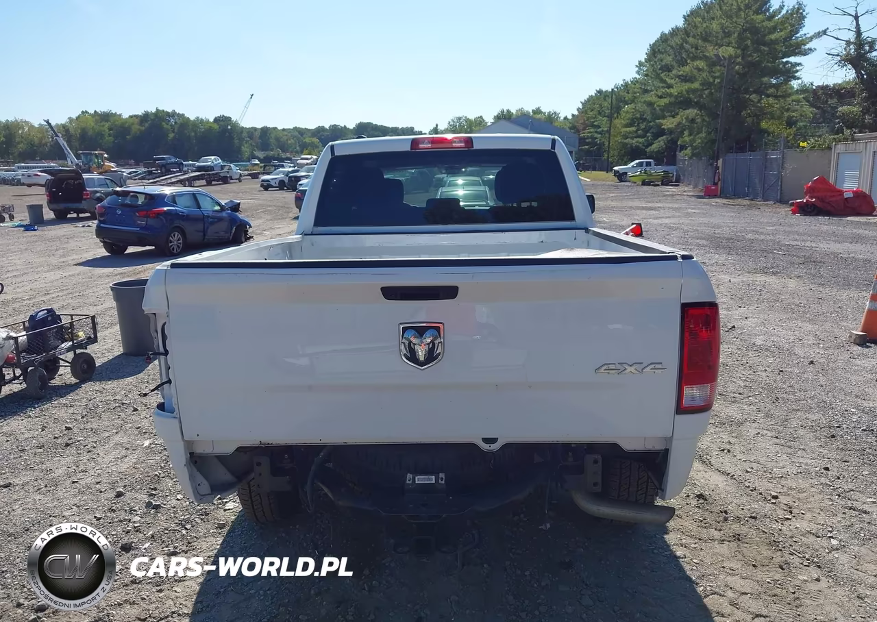 2023 Ram 1500 Classic Tradesman VIN:1C6RR7ST1PS531128 - 17