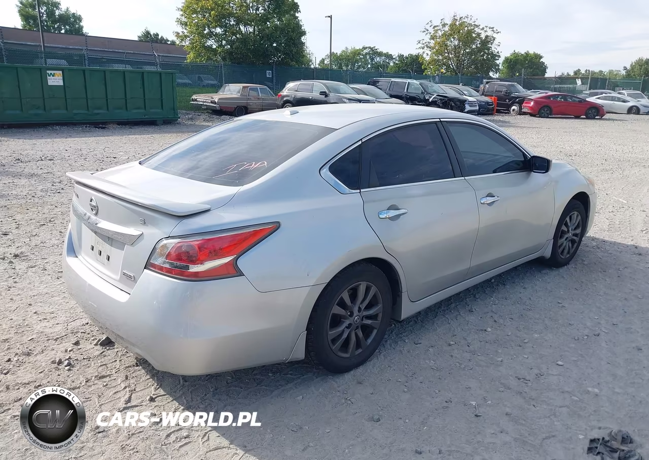 2015 Nissan Altima 2.5 S VIN:1N4AL3AP2FC461092 - 4