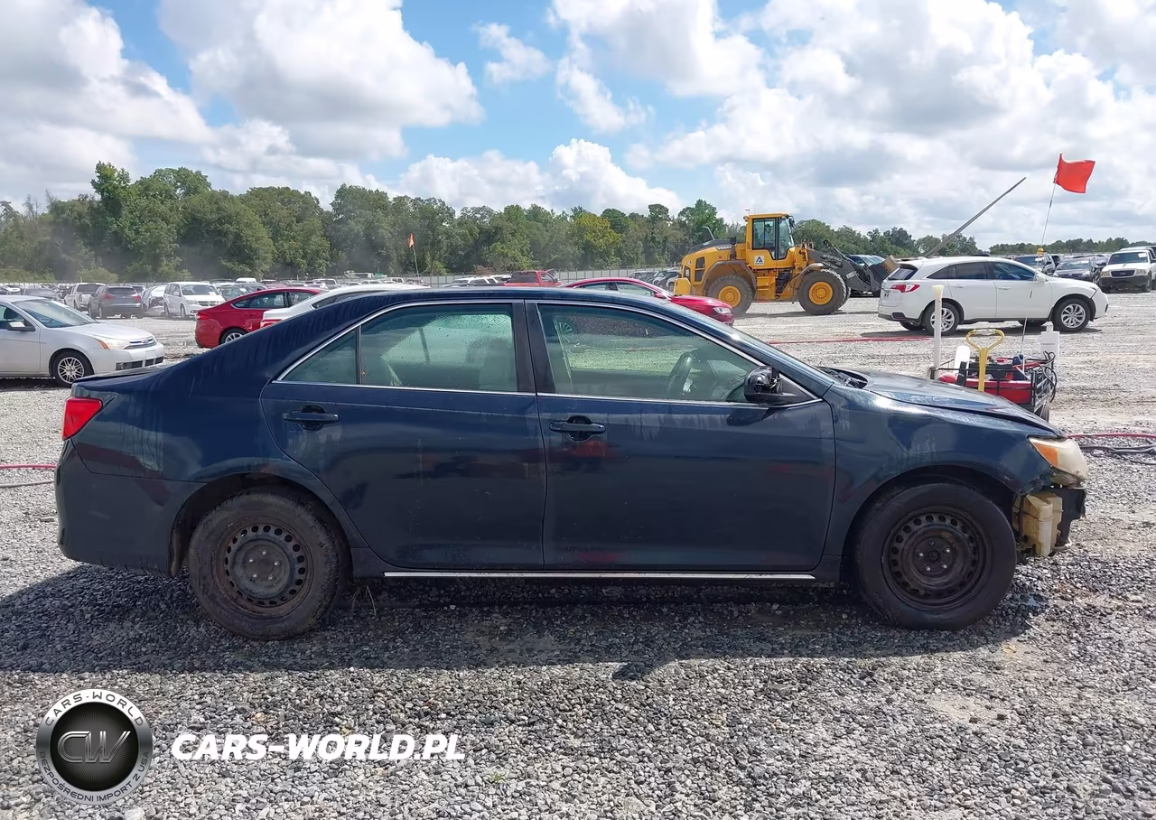 2014 Toyota Camry Le VIN:4T1BF1FK2EU409621 - 13