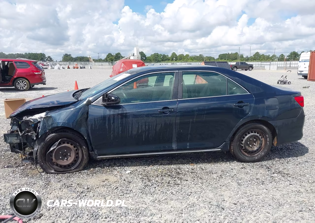 2014 Toyota Camry Le VIN:4T1BF1FK2EU409621 - 14