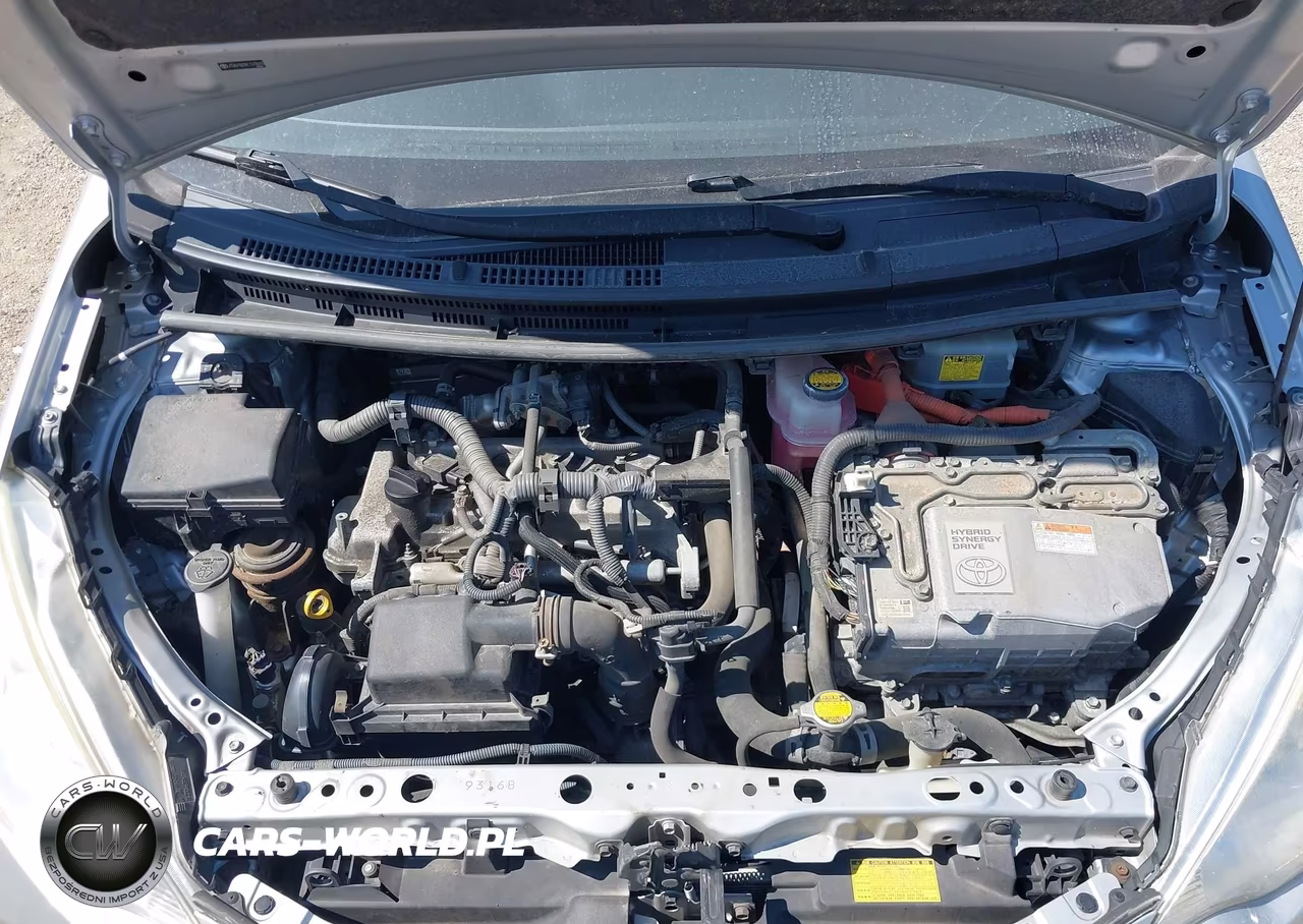 2014 Toyota Prius C Two VIN:JTDKDTB39E1573616 - 10