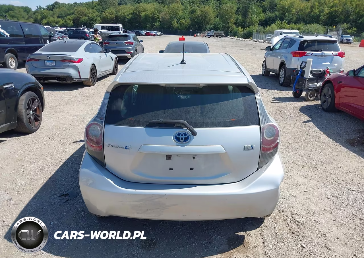 2014 Toyota Prius C Two VIN:JTDKDTB39E1573616 - 16