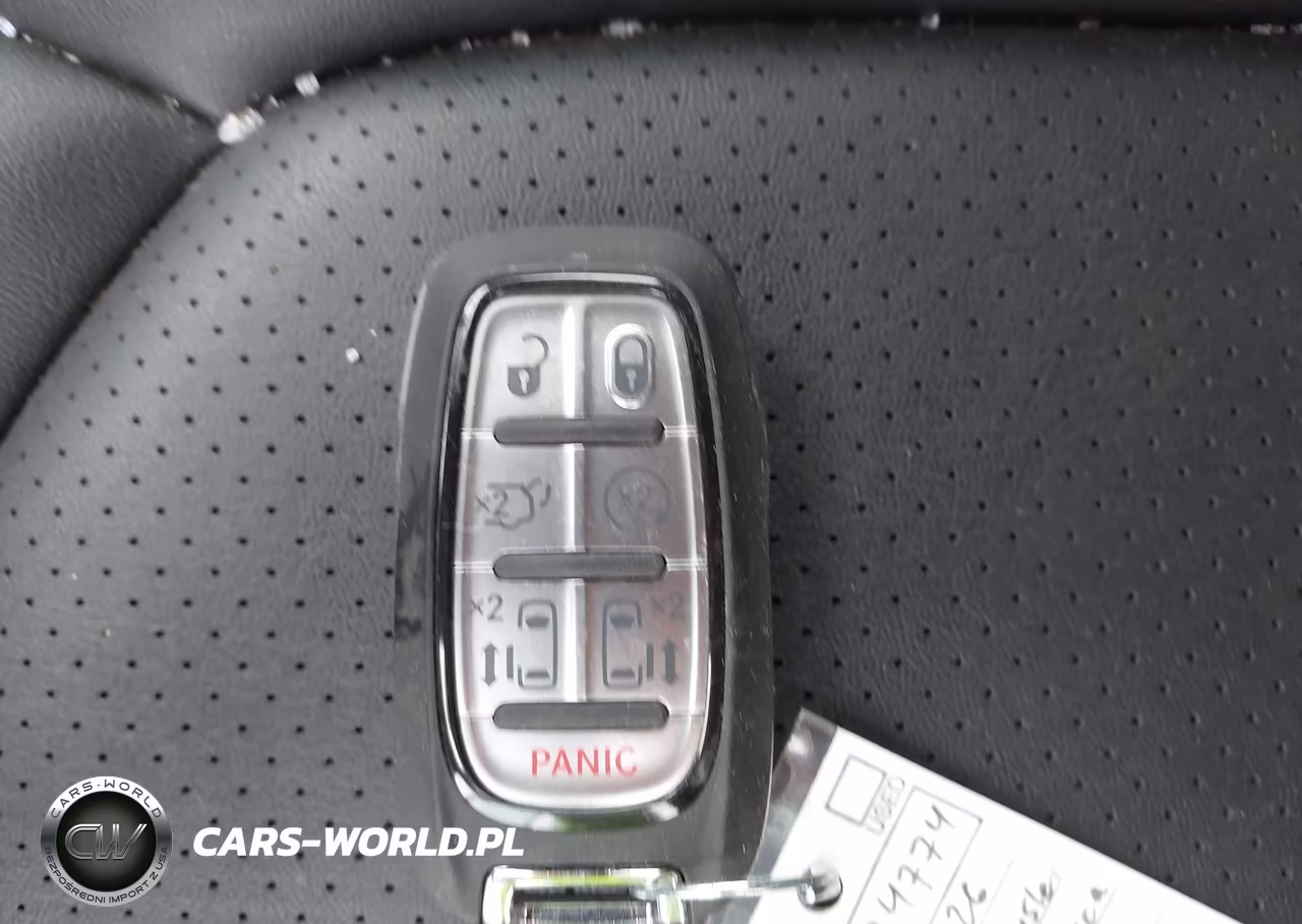 2026 Chrysler Pacifica Select VIN:2C4RC1BG1TR230445 - 11