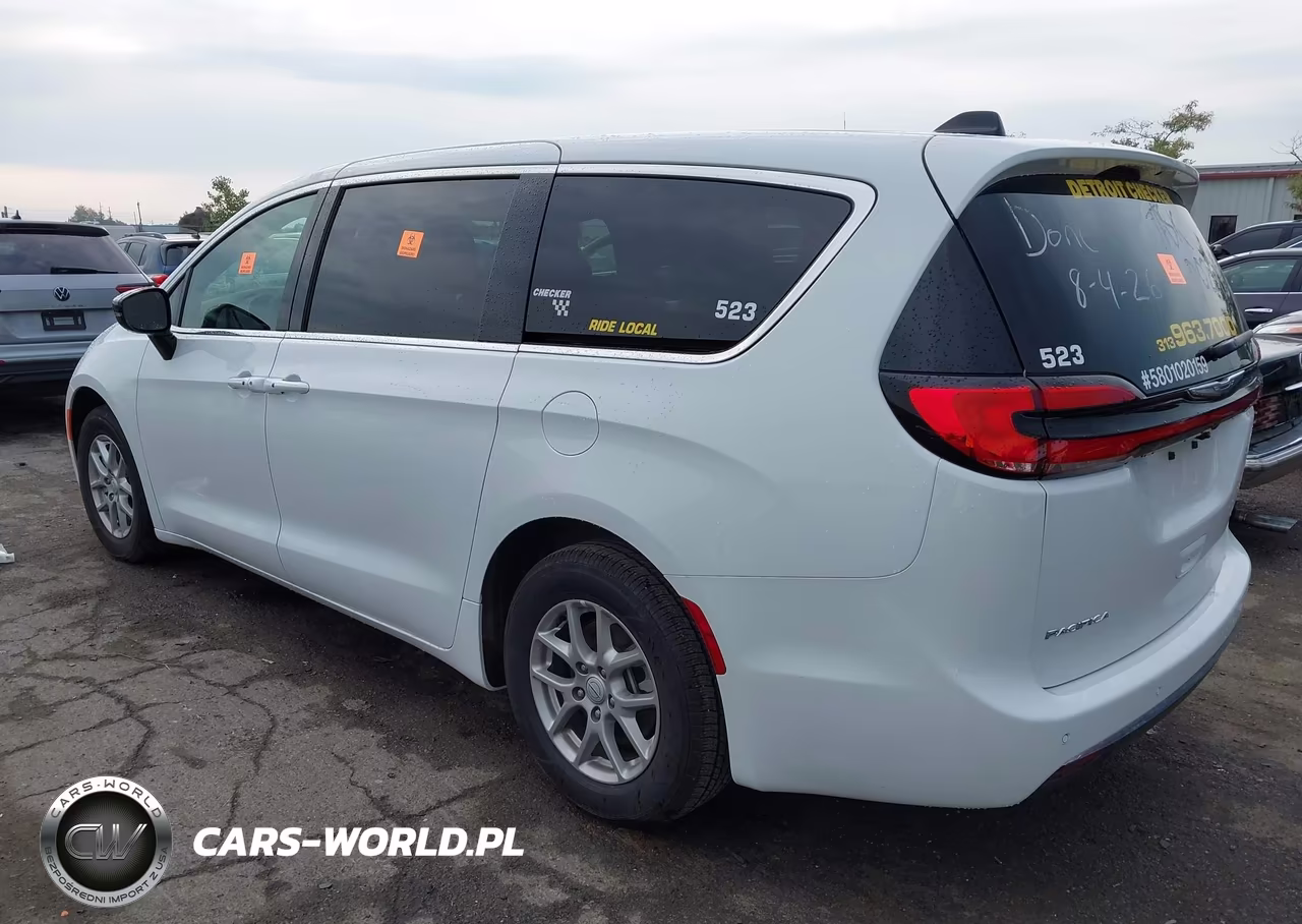 2026 Chrysler Pacifica Select VIN:2C4RC1BG1TR230445 - 3