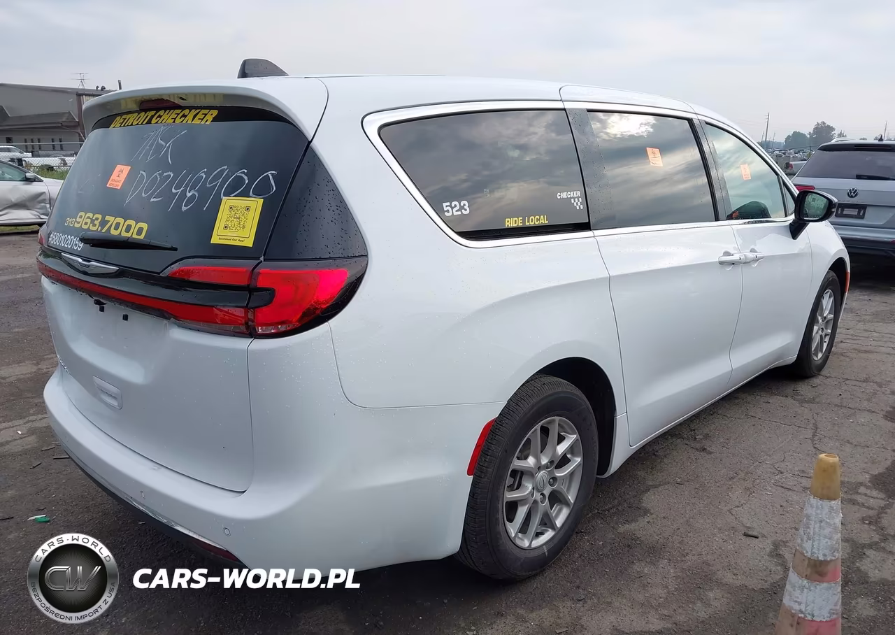 2026 Chrysler Pacifica Select VIN:2C4RC1BG1TR230445 - 4