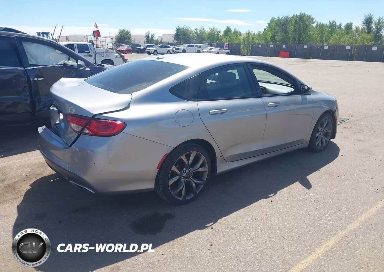 2015 Chrysler 200 S VIN:1C3CCCBG1FN655137 - 4