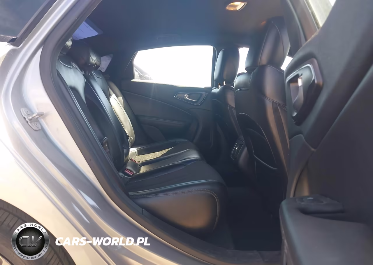 2015 Chrysler 200 S VIN:1C3CCCBG1FN655137 - 8