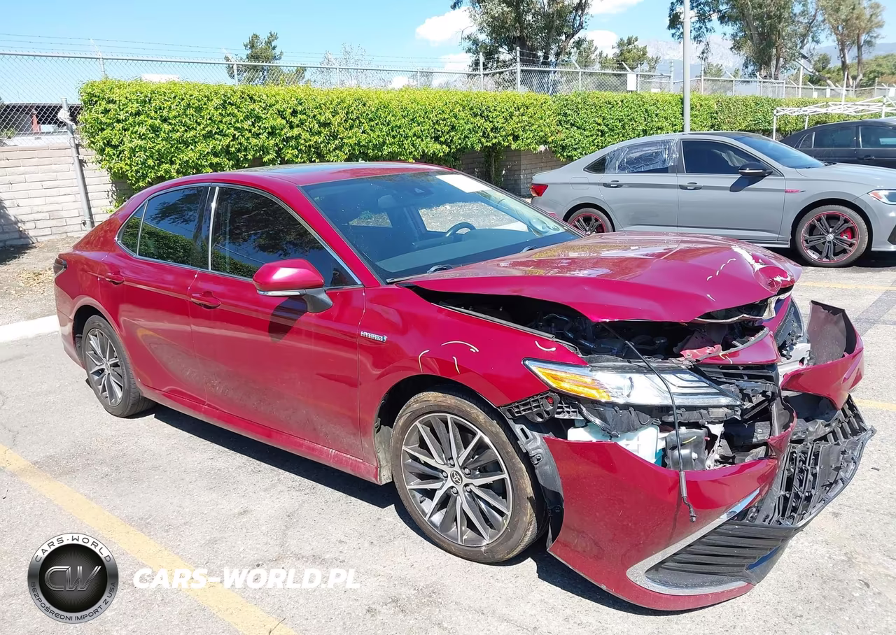 2021 Toyota Camry Xle Hybrid