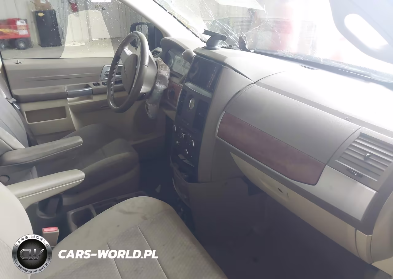 2008 Chrysler Town & Country Touring VIN:2A8HR54P18R128898 - 5