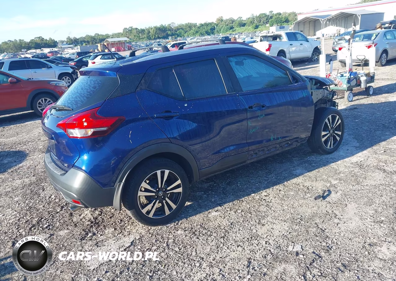 2019 Nissan Kicks Sv VIN:3N1CP5CU0KL513889 - 4